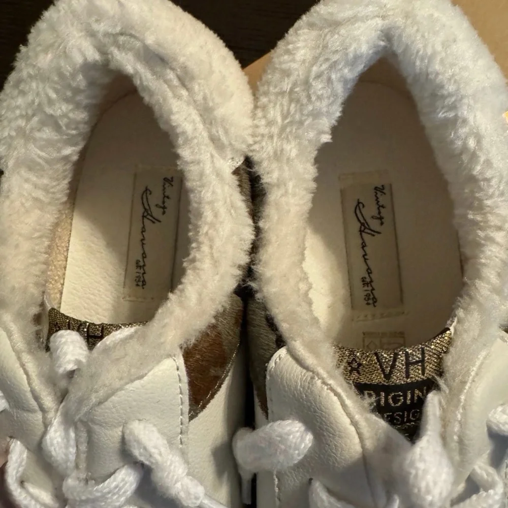 Camo and White Kids Shoes with Gold Star - Picture 4 of 8